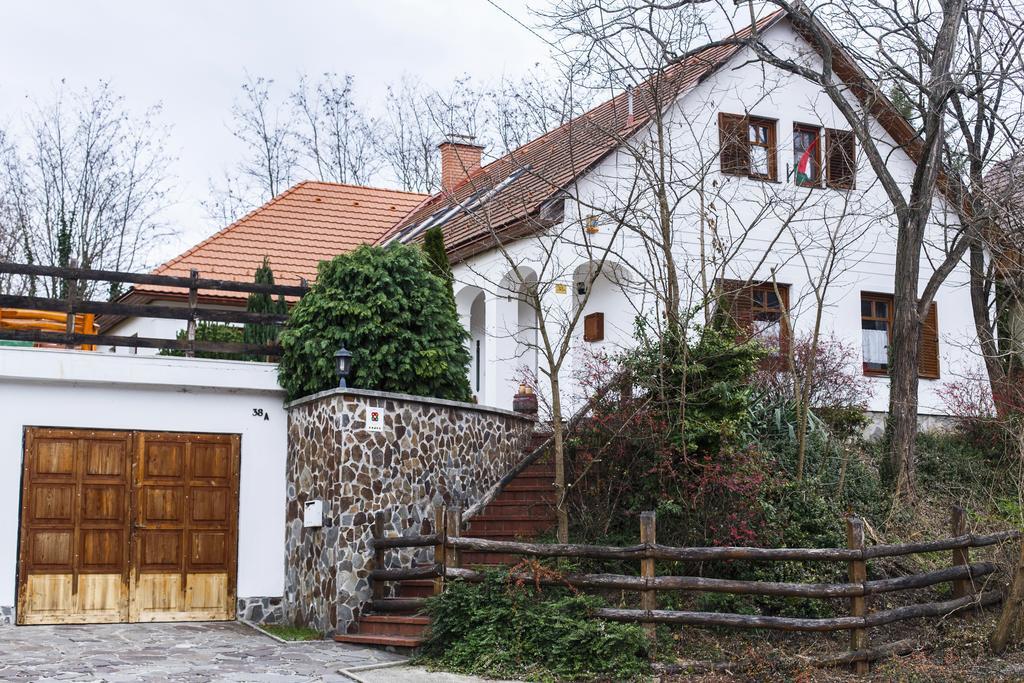 Ambitus-Haz Apartment Egerszalok Bagian luar foto